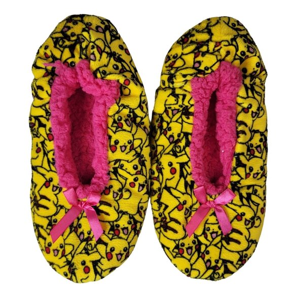 2/$15 Nintendo Girls Pokemon Gripper Slippers Booties Faux Shearlin Pikachu READ - Picture 1 of 12